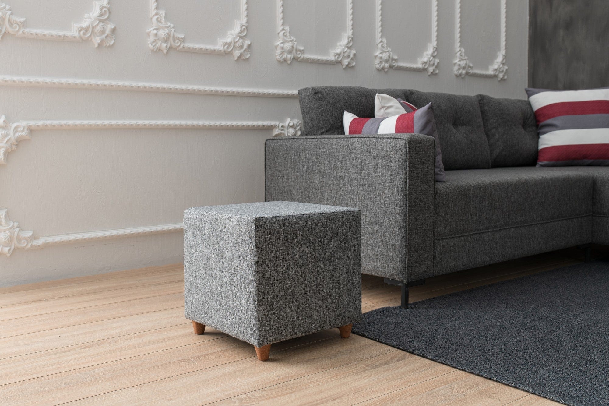 Pouf in tessuto Daisy Grigio (2)