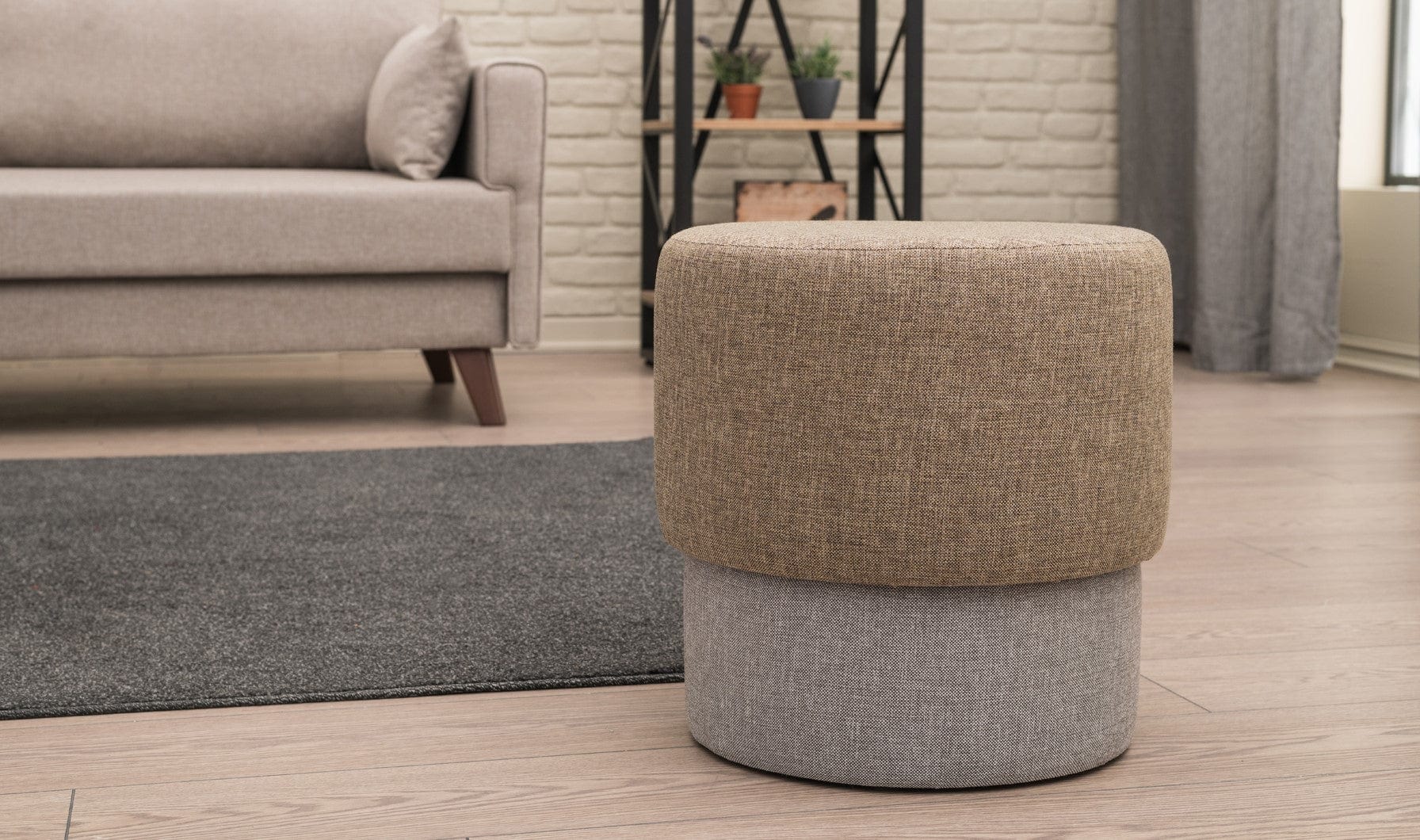 Pouf in tessuto Felix Marrone (2)