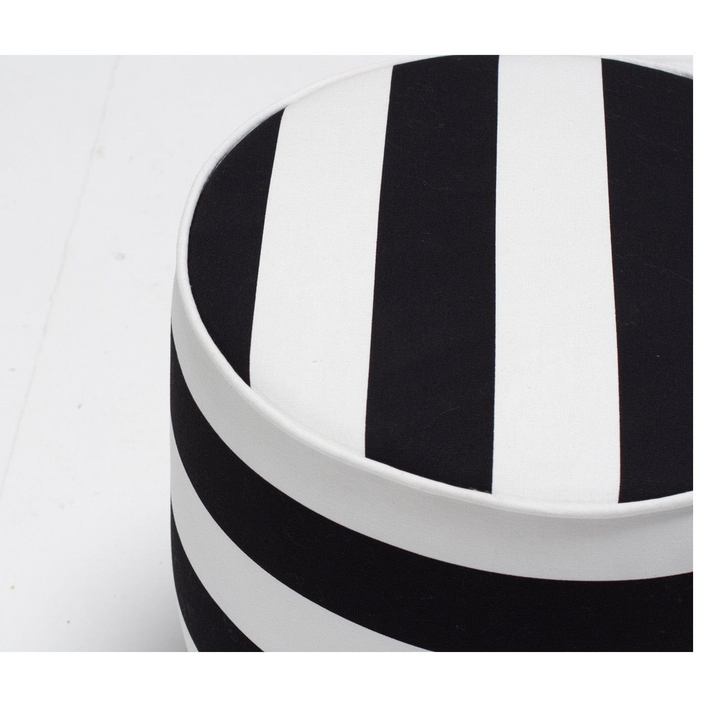 Pouf in tessuto Fındık Bianco e Nero (1)