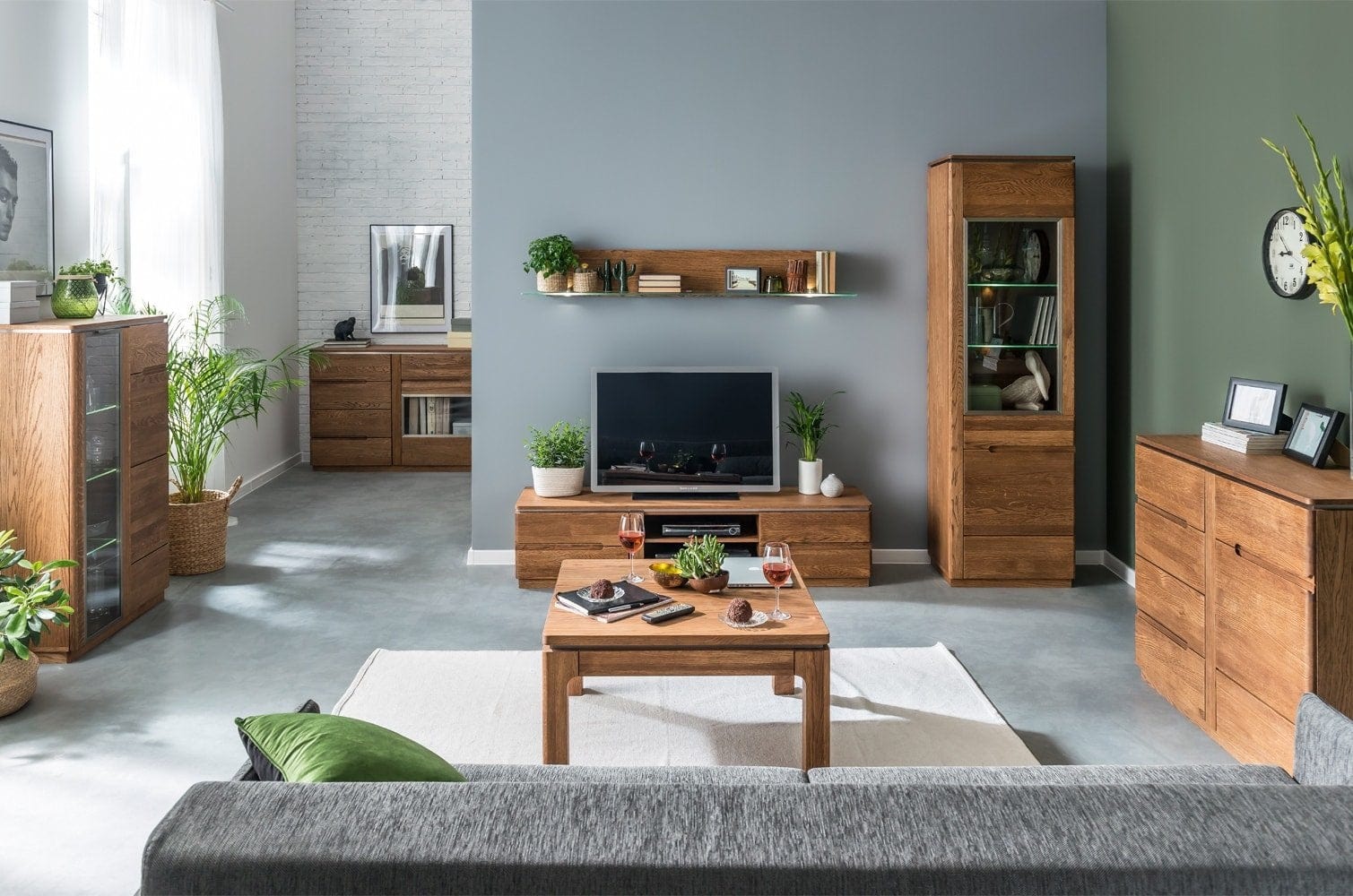 Szynaka Cassettiera in legno e impiallacciato con 4 cassetti e 1 anta Montenegro 44 Rustic Oak, l108xl48xh87 cm