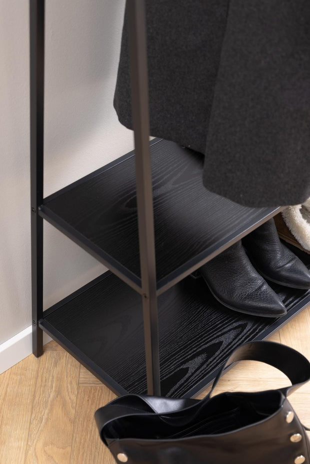 Actona Appendiabiti da terra in metallo e MDF Seaford Nero