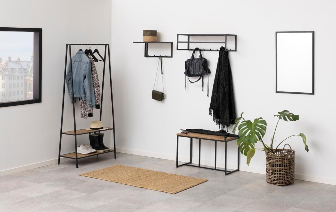 Actona Appendiabiti da terra in metallo e MDF Seaford Nero