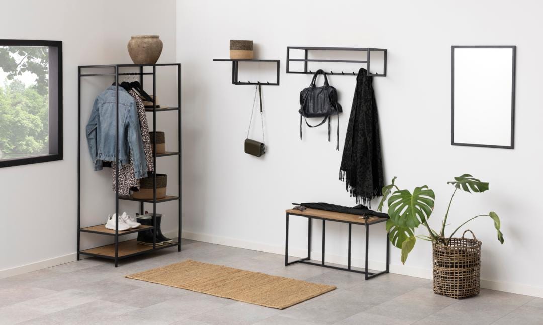 Actona Appendiabiti da terra in metallo e MDF Seaford Nero