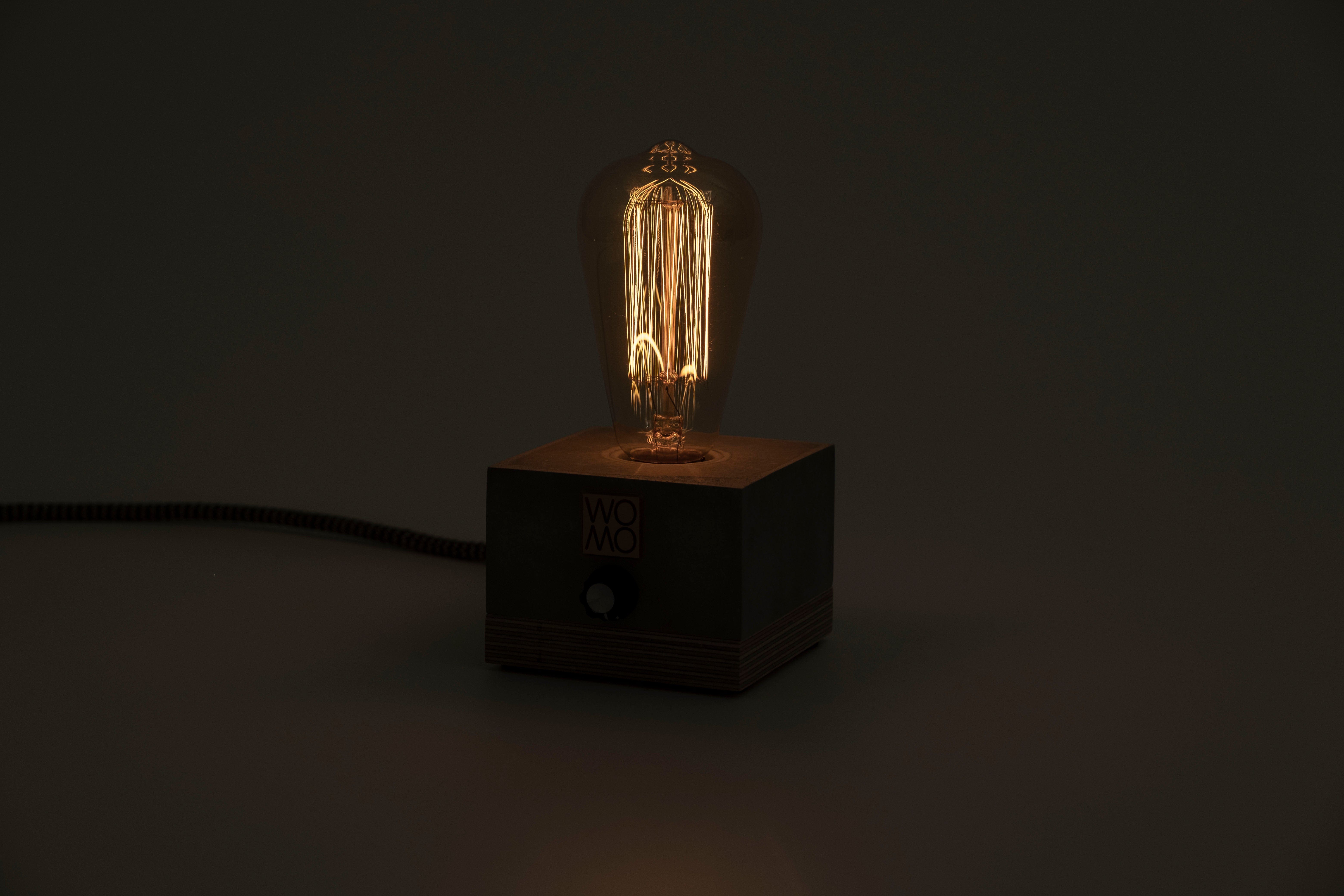 Oyo Lampada da tavalo Concrete Grigio