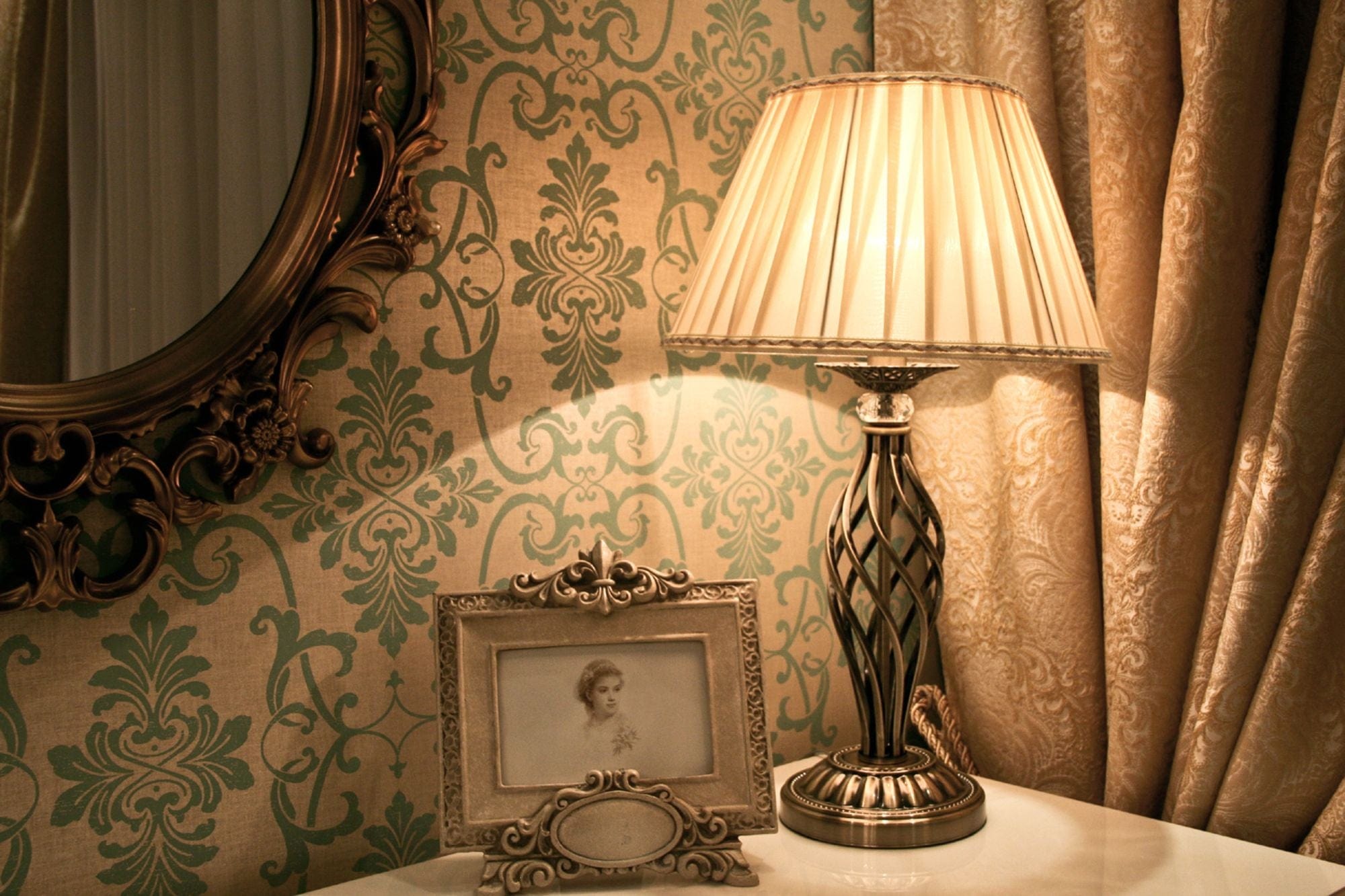 Maytoni Lampada da tavalo Grace Ottone