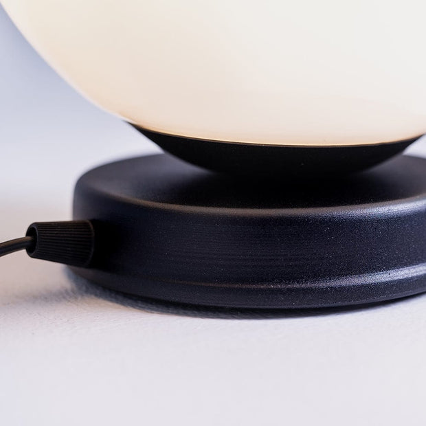Customform Lampada da tavalo Manen M Nero