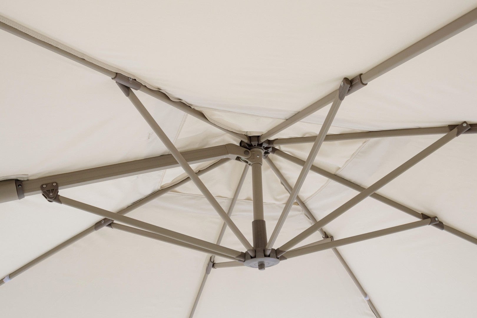 Bizzotto Ombrellone sospeso da giardino Saragozza A Beige