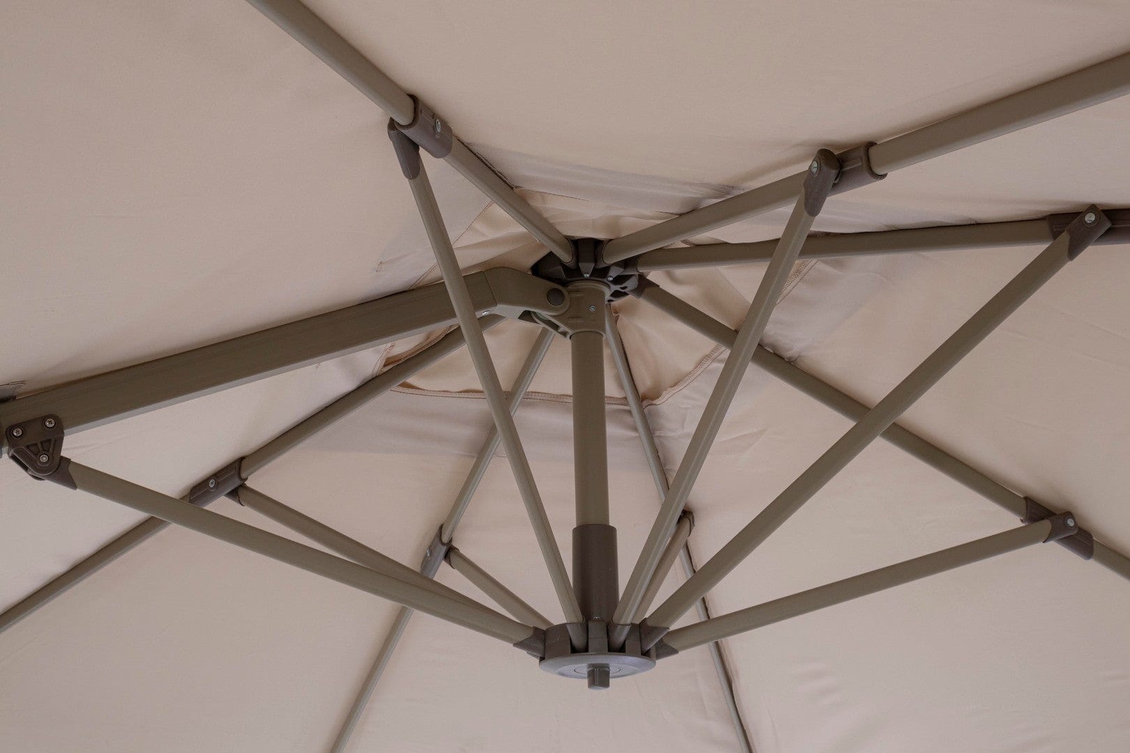 Bizzotto Ombrellone sospeso da giardino Saragozza B Beige