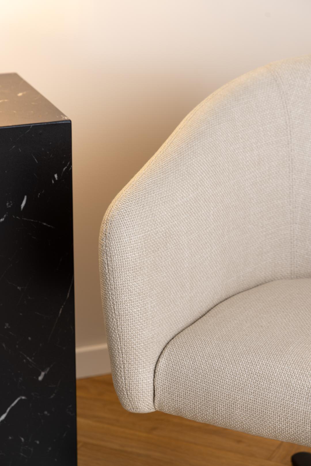 Actona Poltrona girevole in tessuto Ramsey Beige