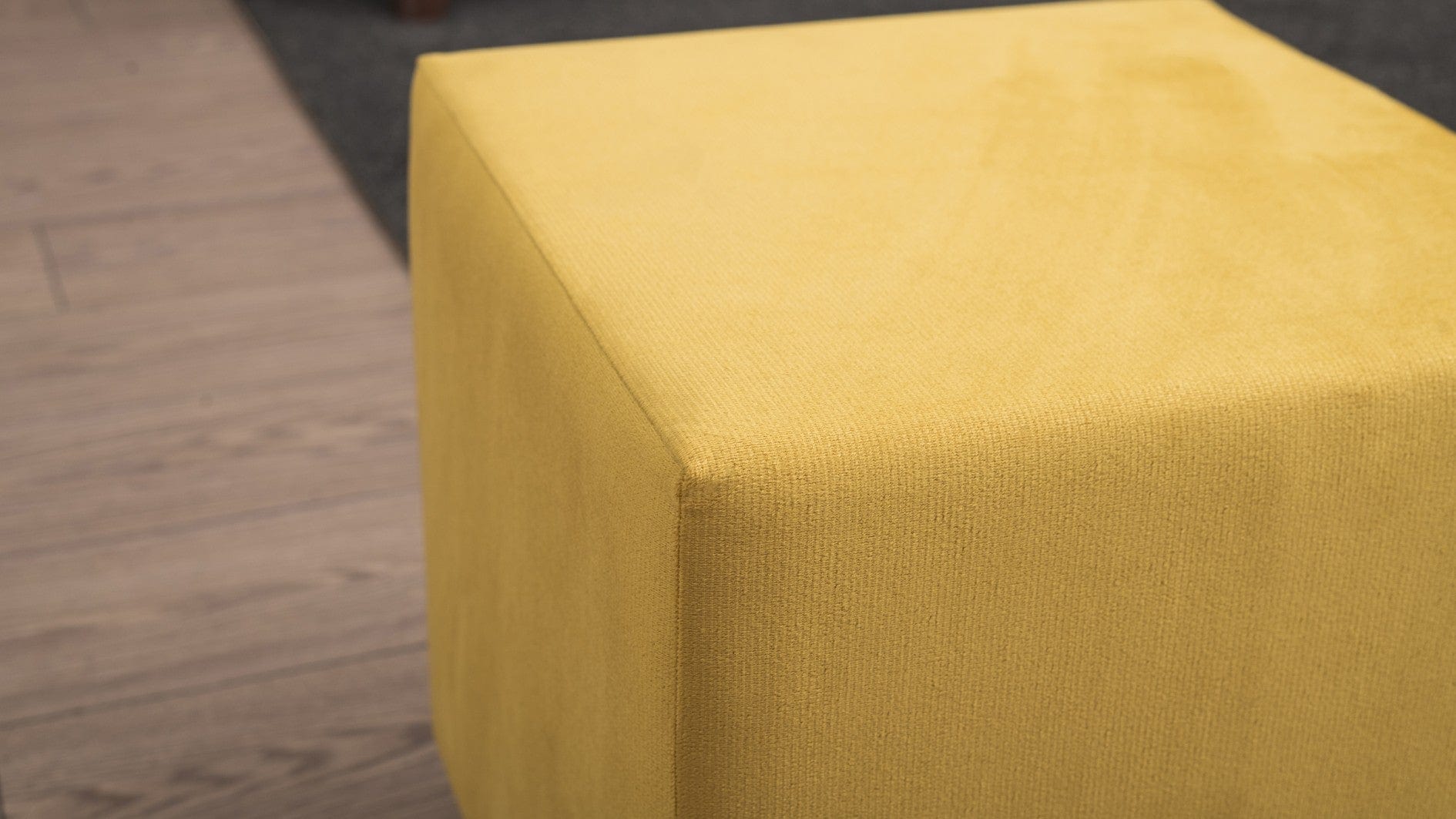Pouf in tessuto Daisy Giallo (3)