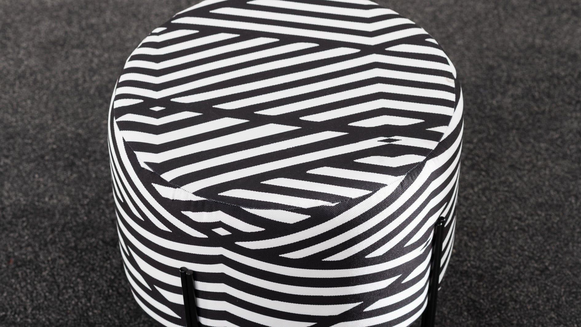 Pouf in tessuto Flow Bianco e Nero (3)