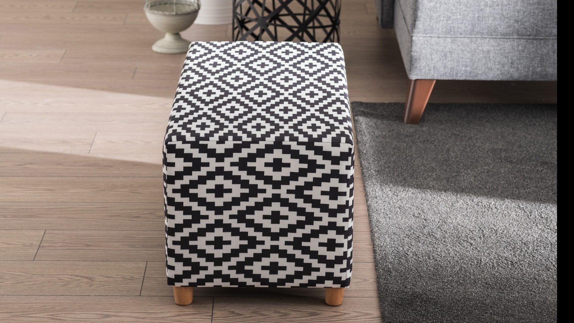 Pouf in tessuto Lotus Bianco e Nero (1)