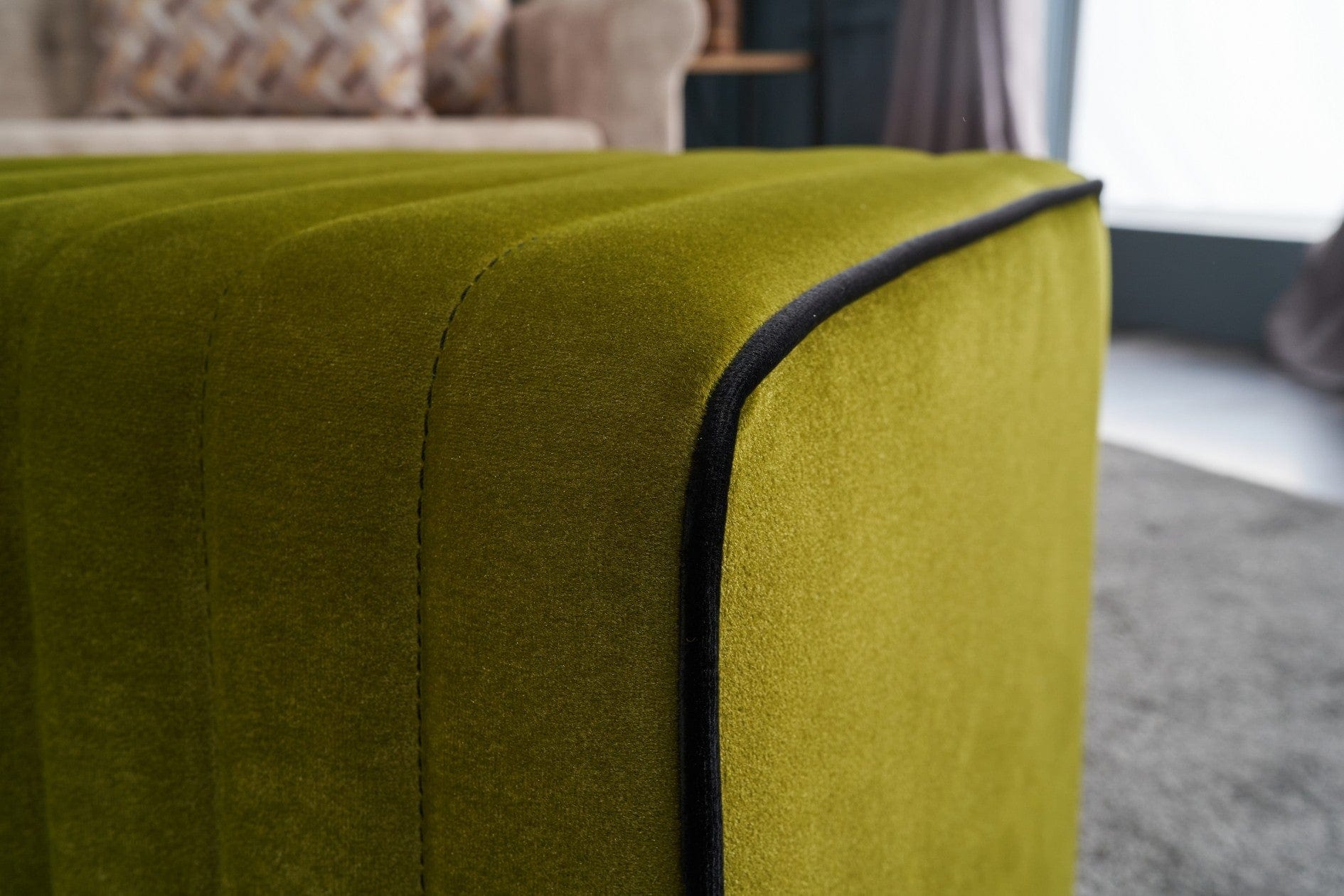 Pouf in tessuto Mona Verde (2)