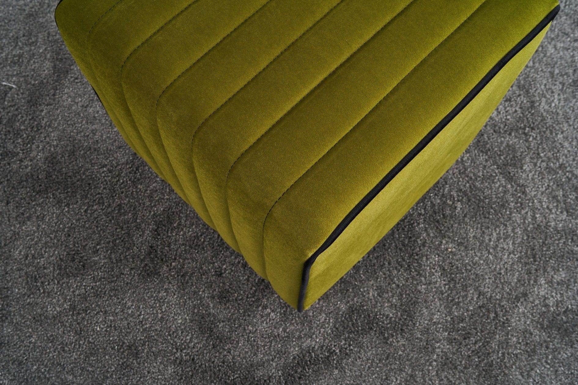 Pouf in tessuto Mona Verde (3)