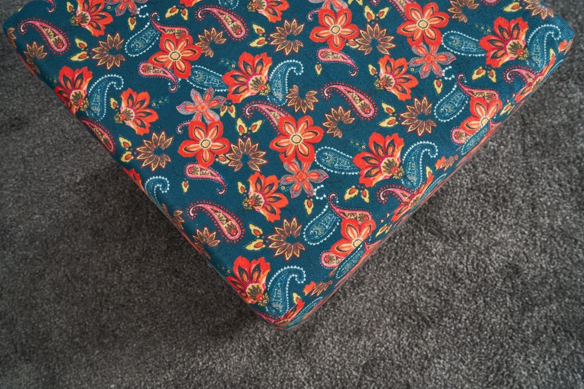 Pouf in tessuto Nergis Square Multicolore (3)