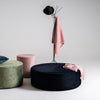 Pouf ottomano in tessuto Sari Violetto (1)