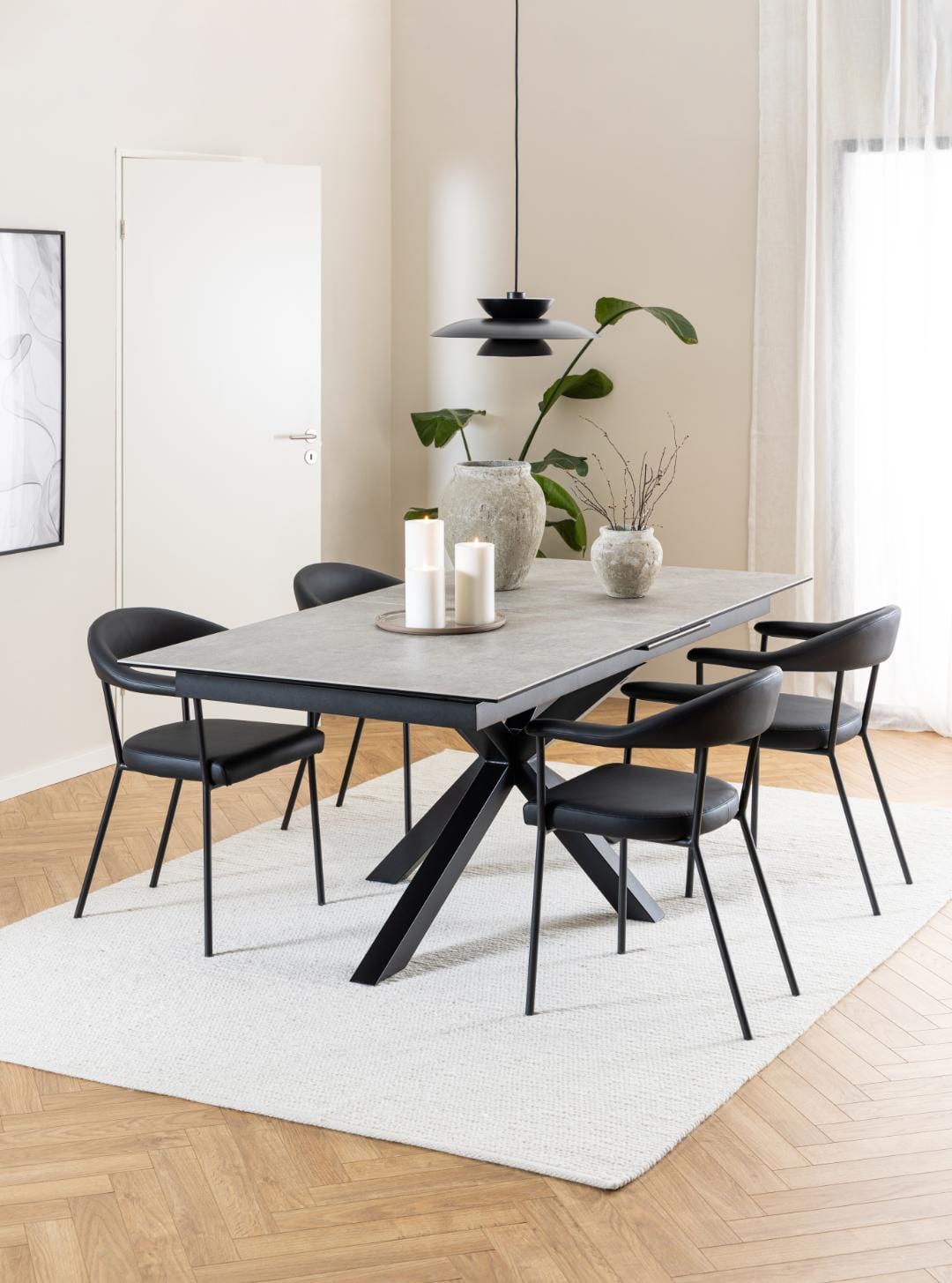 Actona Sedia da pranzo in ecopelle Ava Nero