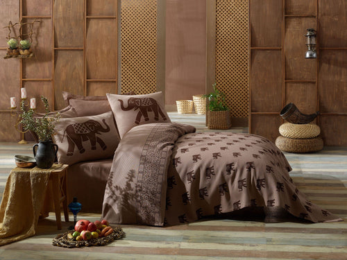 Set Copriletto con lenzuolo e 2 federe per cuscini Fil Marrone, 200 x 235 cm
