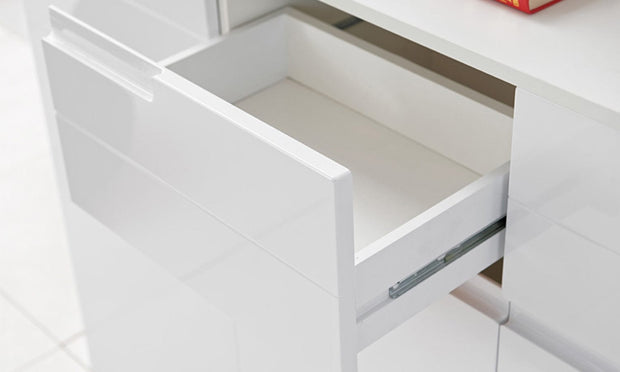 Cassettiera in MDF, con 4 cassetti e 2 ante Gabrielle 8 Bianco, l165xL40xH80 cm (4)