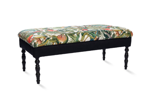 Panca imbottita in tessuto con gambe in legno Parrots of Brasil Multicolore / Nero, l90xL43xH35 cm