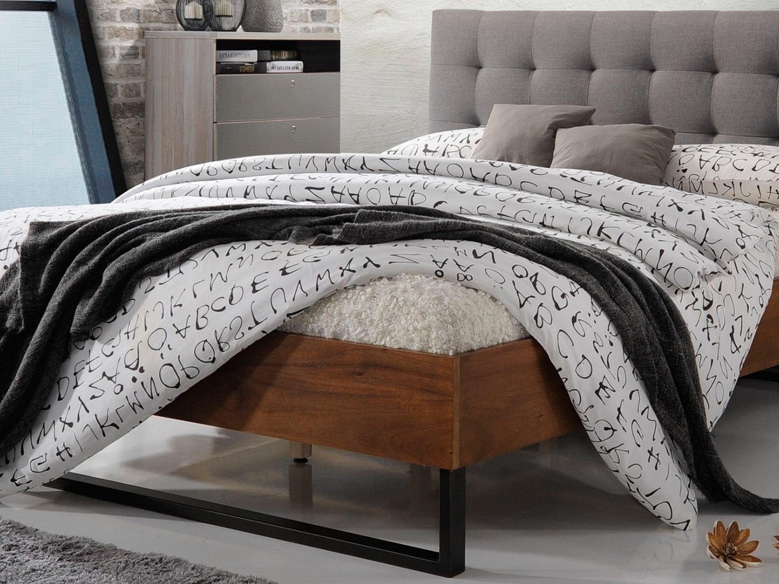 Maesta Pat premium din lemn tapitat cu stofa Elise Grey, 200 x 160 cm