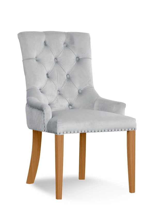 Sedia imbottita con tessuto e gambe in legno, August Velvet Silver / Oak, l55xL59xH88 cm