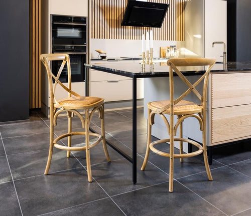 Actona Set di 2 sgabelli da bar in legno Eileen Naturale