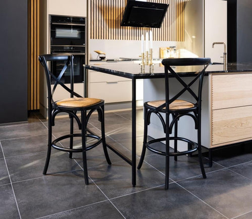 Set di 2 sgabelli da bar in legno Eileen Nero (1)