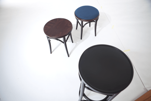 Ton Sgabello da bar in legno di faggio 73 Wenge, l47xl47xh78 cm