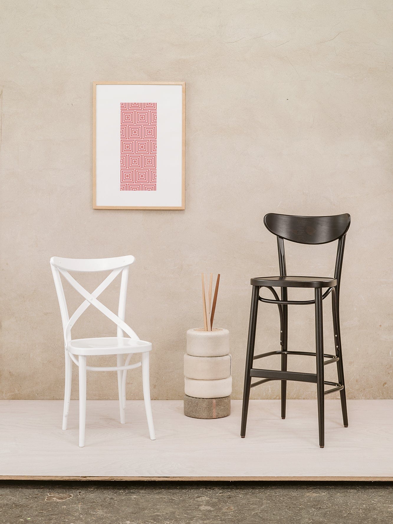 Ton Sgabello da bar in legno di faggio Banana Red, l46xl47xh107 cm