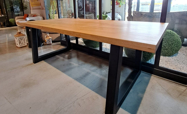 Mobex Tavolo in legno massello e gambe in metallo Trapez Nobil Regular Quercia